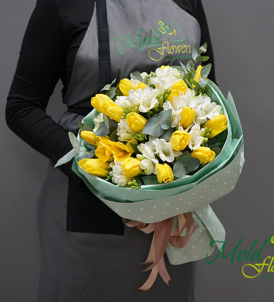 Bouquet of yellow tulips and white freesias photo 394x433